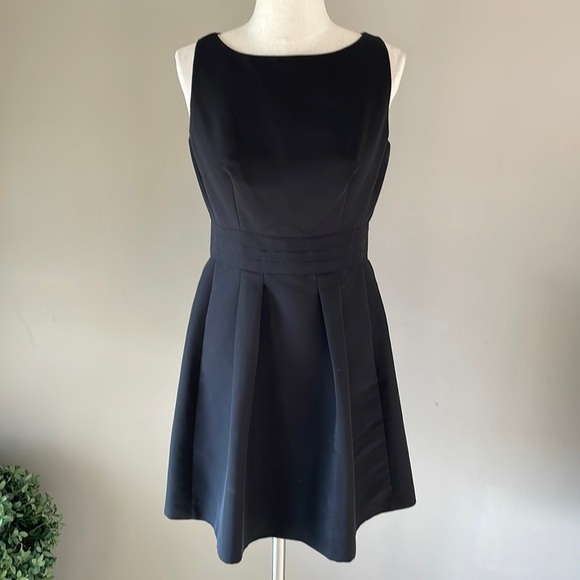 TAYLOR Fit and flare sleeveless BLACK cocktail dress zip back wide waistband 6 - Picture 1 of 13